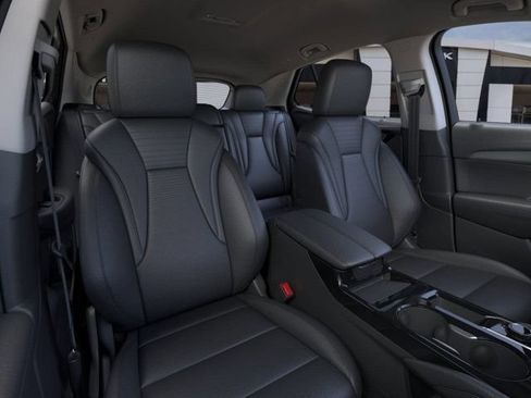 Used 2025 Buick Envision Preferred AWD/4WD image 16