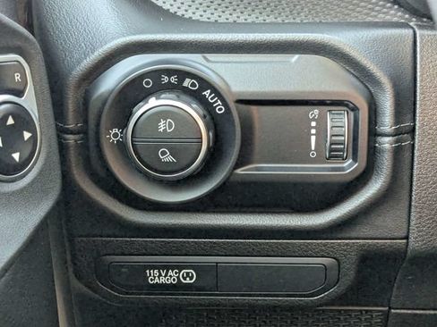 Used 2024 Jeep Gladiator Rubicon AWD/4WD image 21