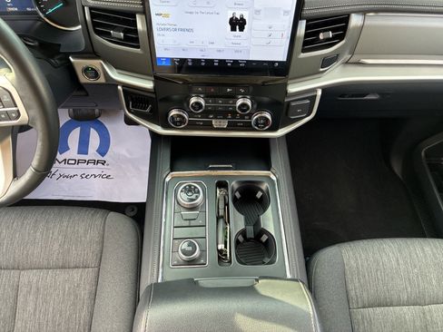 Used 2024 Ford Expedition XLT image 16