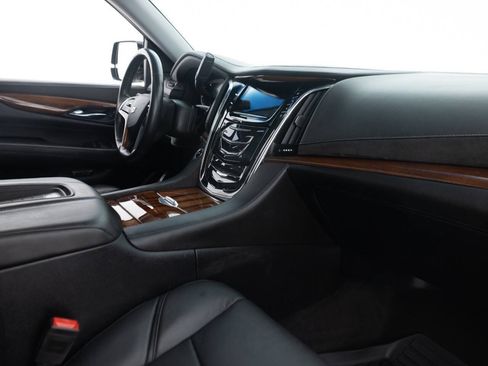 Used 2016 Cadillac Escalade Luxury AWD/4WD image 27