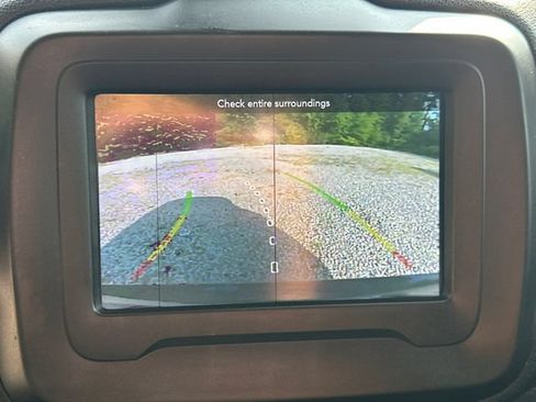 Used 2020 Jeep Renegade Latitude w/ Cold Weather Group AWD/4WD image 31