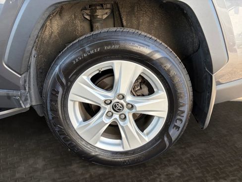 Used 2021 Toyota RAV4 LE AWD/4WD image 35