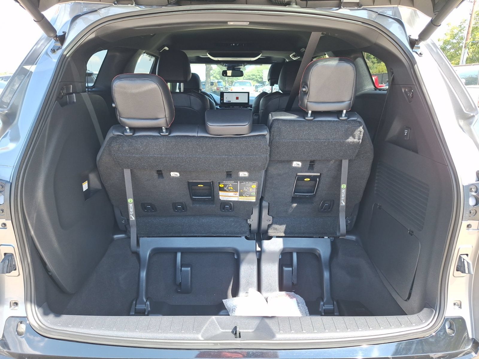 Used 2026 Toyota Sienna XSE AWD/4WD image 37