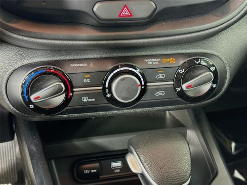 Certified 2025 Kia Soul LX w/ LX Technology Package FWD image 16