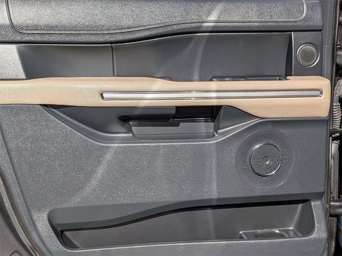 Used 2024 Ford Expedition Max Limited image 25