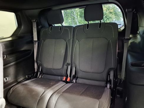 Used 2025 Jeep Grand Cherokee L Laredo RWD image 9