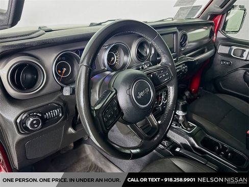 Used 2022 Jeep Gladiator Sport image 9