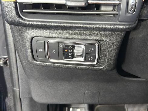 Used 2021 Lincoln Corsair Reserve FWD image 15