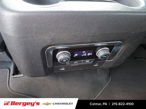 Certified 2024 Chevrolet Suburban LT AWD/4WD image 15