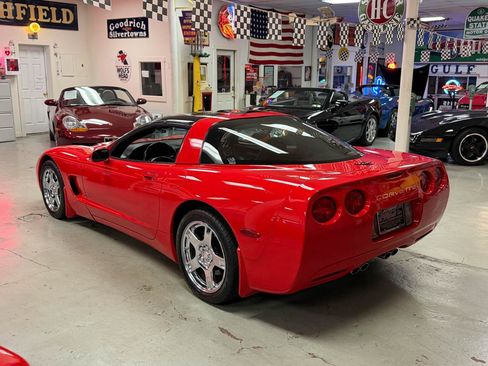 Used 1999 Chevrolet Corvette Coupe w/ Memory Pkg RWD image 35