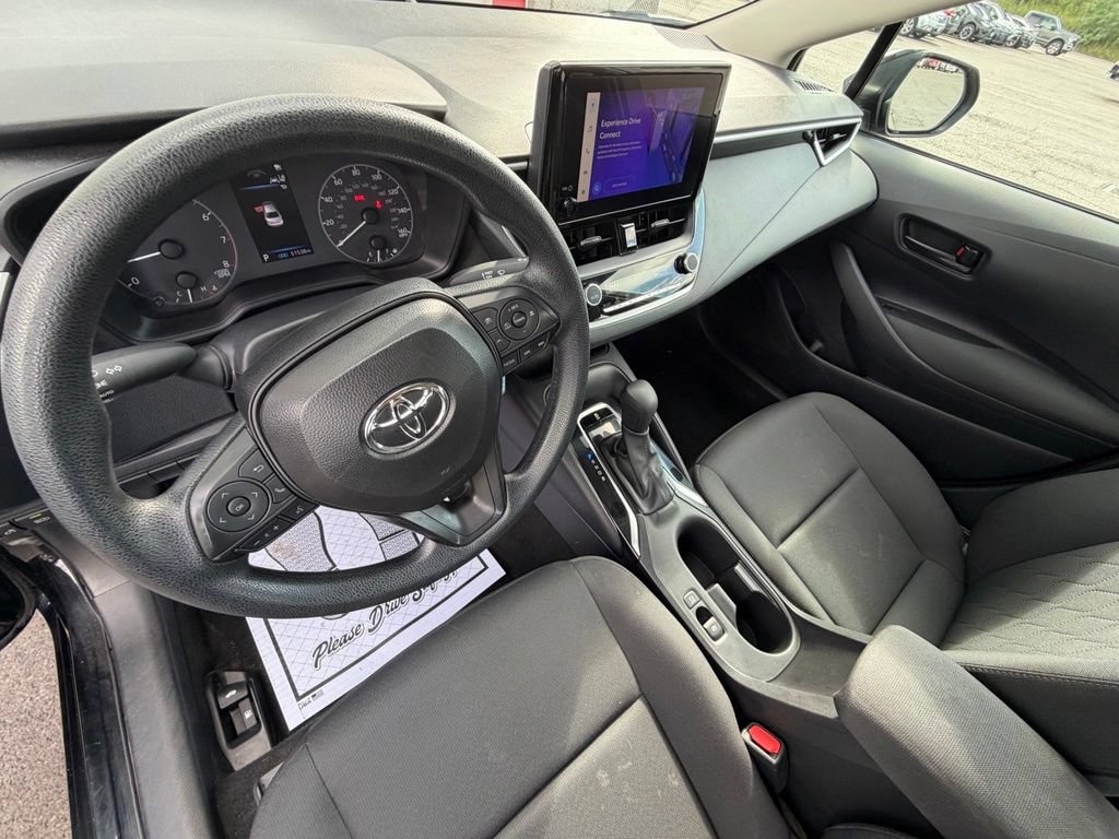 Used 2025 Toyota Corolla LE FWD image 13
