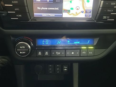 Used 2015 Toyota Corolla S Premium FWD image 29