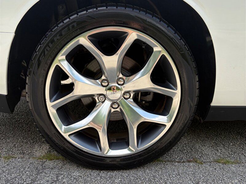 Used 2015 Dodge Challenger SXT Plus RWD image 28