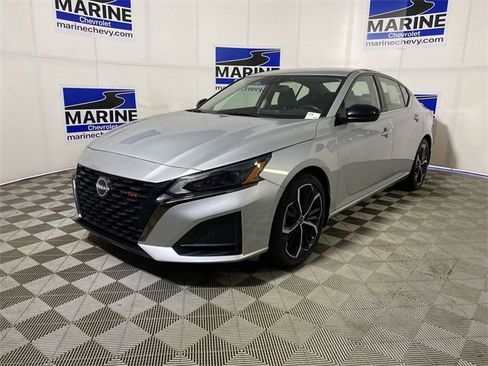 Used 2023 Nissan Altima 2.5 SR image 11