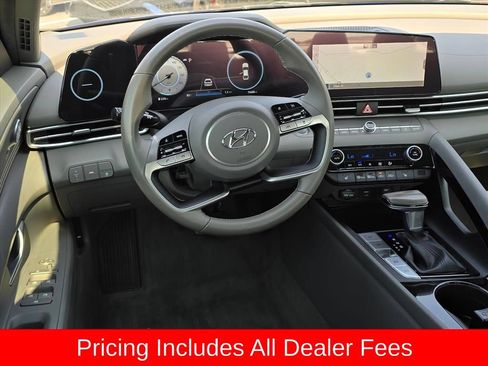 Used 2023 Hyundai Elantra SEL w/ Convenience Package FWD image 11