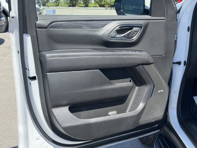 Used 2024 GMC Yukon SLT w/ SLT Luxury Package RWD image 15