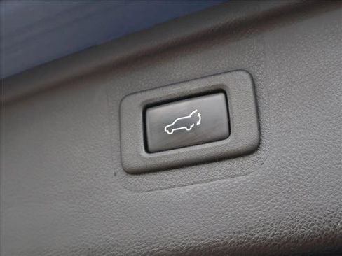 Used 2019 Subaru Outback 2.5i Limited AWD/4WD image 7