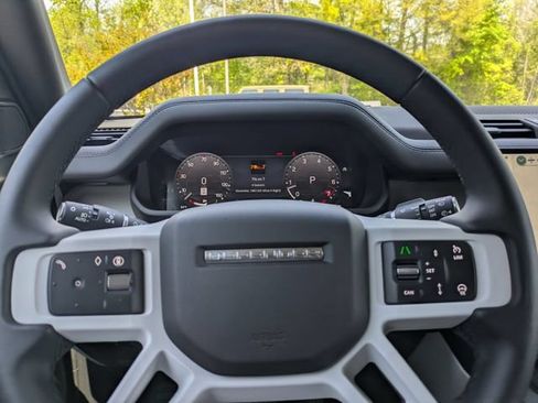 Used 2025 Land Rover Defender 110 S AWD/4WD image 15