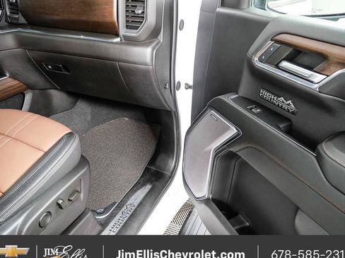 Certified 2024 Chevrolet Silverado 1500 High Country w/ Technology Package AWD/4WD image 25