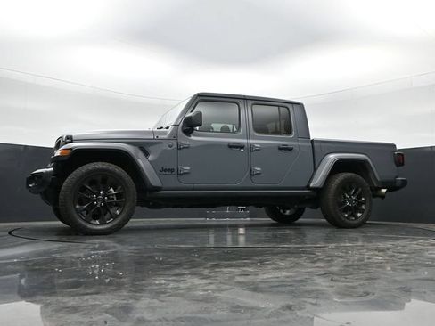 Used 2025 Jeep Gladiator Sport AWD/4WD image 39