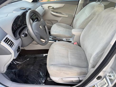 Used 2010 Toyota Corolla LE FWD image 11