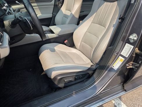 Used 2018 Honda Accord Touring image 6
