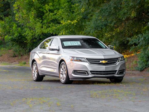 Used 2019 Chevrolet Impala LT FWD image 40