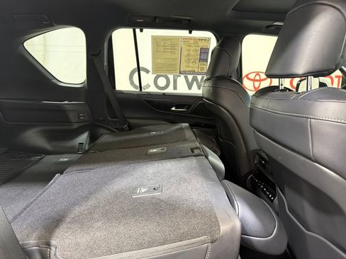 Used 2024 Lexus LX 600 4WD w/ Luxury Package image 13