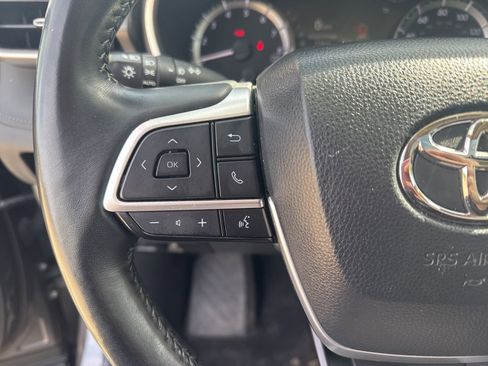 Used 2023 Toyota Highlander XLE FWD image 26