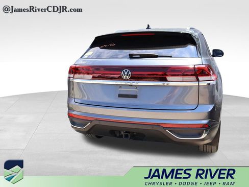 Used 2024 Volkswagen Atlas Cross Sport SE FWD image 24