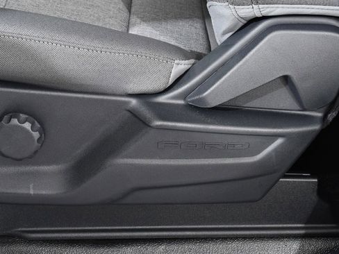 New 2025 Ford F550 4x4 Regular Cab Super Duty image 13