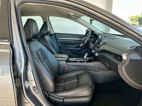 Used 2024 Nissan Altima 2.5 SR FWD image 29