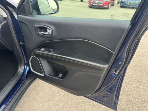 Used 2018 Jeep Compass Limited image 24