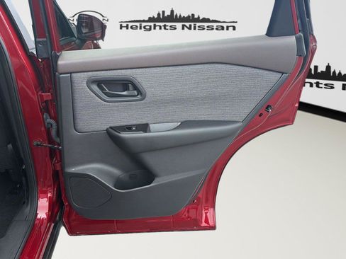 Used 2023 Nissan Rogue S AWD/4WD image 27