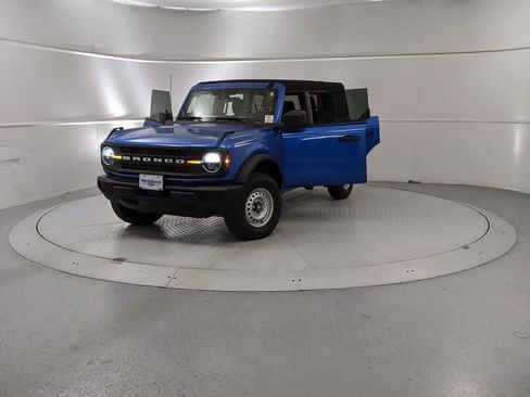New 2025 Ford Bronco 4-Door image 12