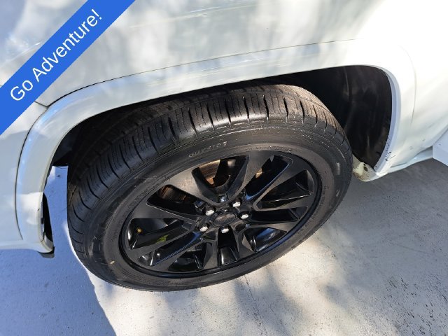 Used 2018 Jeep Grand Cherokee Altitude AWD/4WD image 25