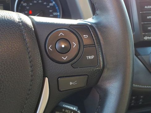 Certified 2018 Toyota RAV4 XLE image 10