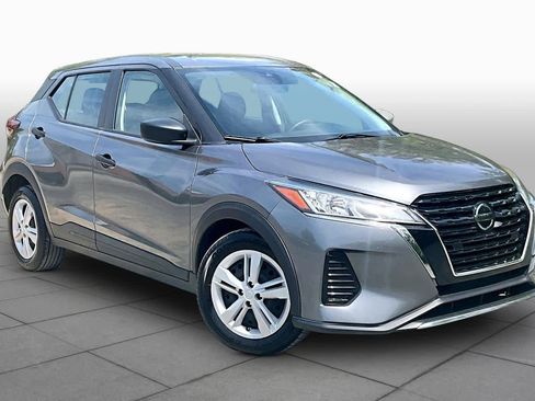 Used 2021 Nissan Kicks S FWD image 3