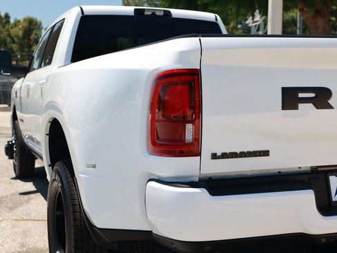 New 2026 RAM 3500 Laramie AWD/4WD image 10