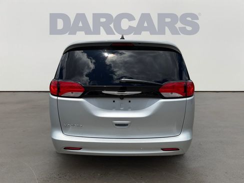 Used 2023 Chrysler Voyager LX FWD image 6