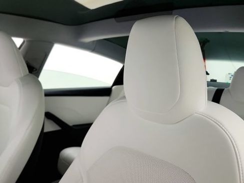 Used 2025 Tesla Model 3 Long Range RWD image 46