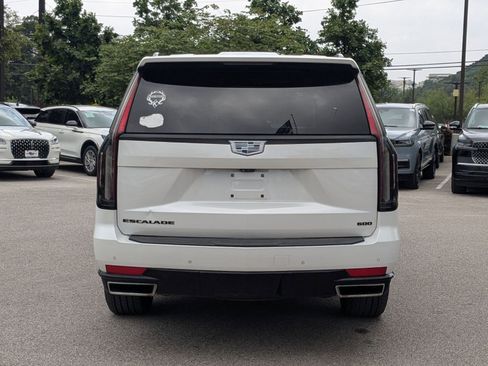 Used 2022 Cadillac Escalade ESV Premium Luxury w/ Performance Package AWD/4WD image 4