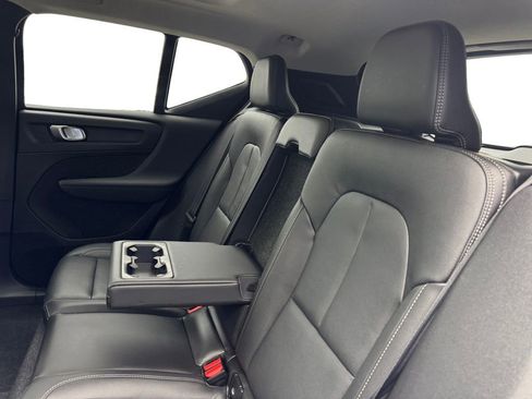 Used 2025 Volvo XC40 B5 Core AWD/4WD image 26