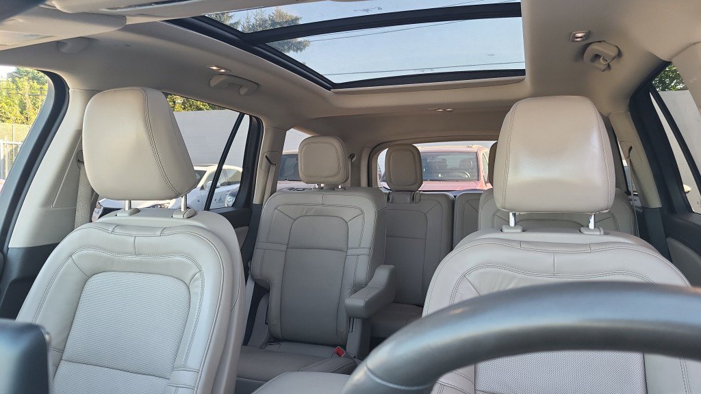 Used 2021 Lincoln Aviator Reserve w/ Equipment Group 201A AWD/4WD image 12