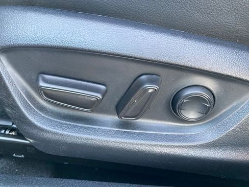 Used 2024 Toyota Camry SE image 11