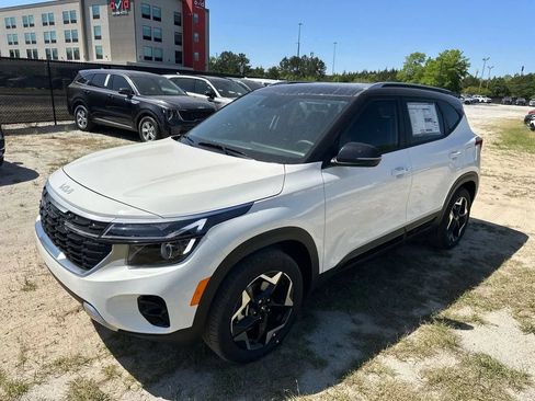 New 2027 Kia Seltos S FWD image 3