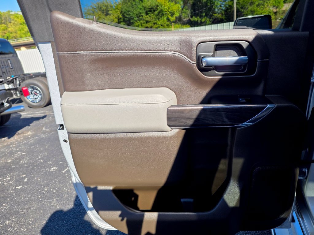 Used 2022 Chevrolet Silverado 1500 LTZ w/ LTZ Premium Package AWD/4WD image 29