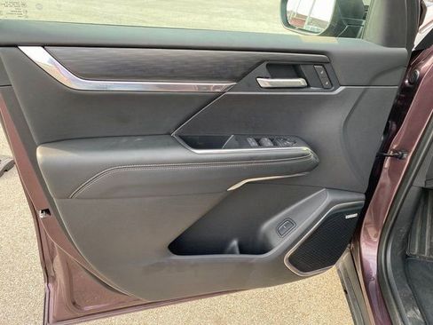 Used 2025 GMC Acadia Elevation image 19