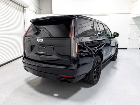Used 2023 Cadillac Escalade Sport Platinum w/ LPO, ONYX Package image 28