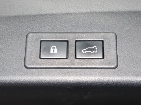 Used 2025 Subaru Ascent Premium AWD/4WD image 18